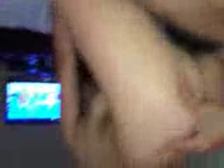 小公主白色吊带丝袜的诱惑